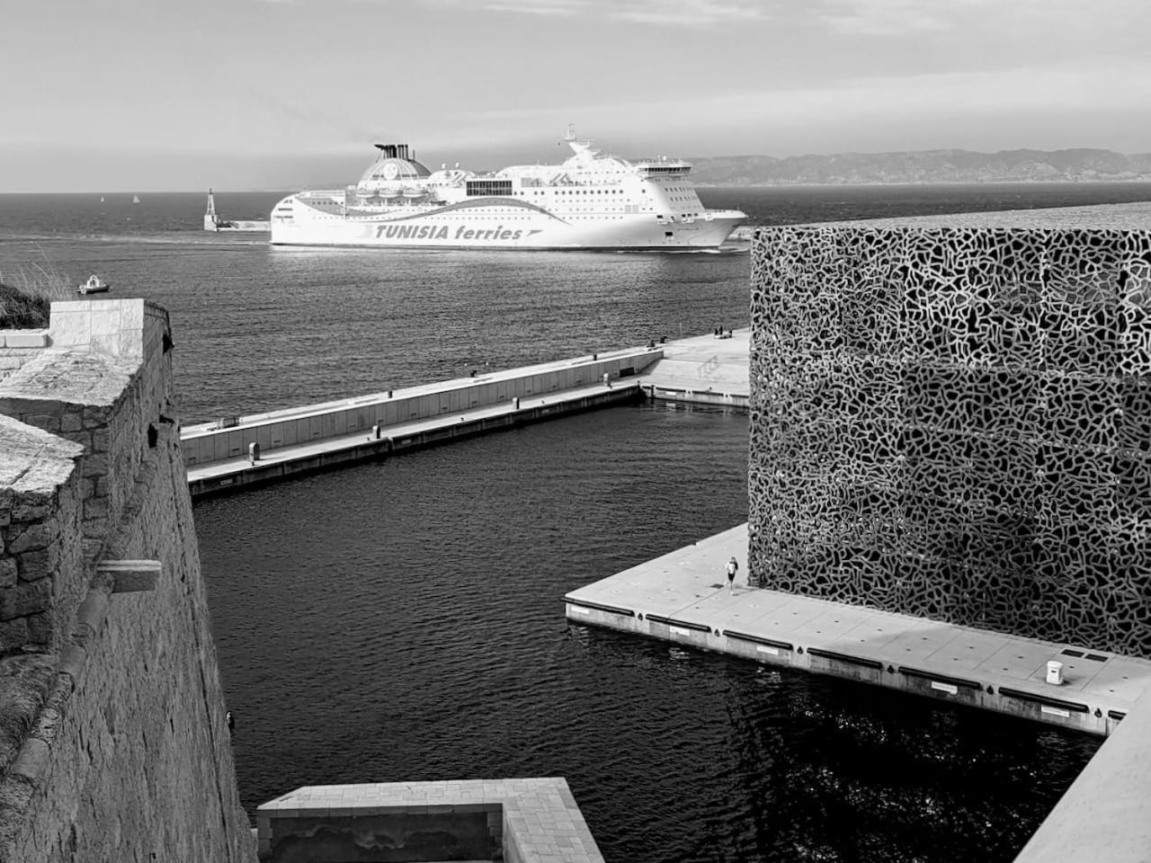 Studio Calanques Pres Du Vieux Port Марсилия Екстериор снимка
